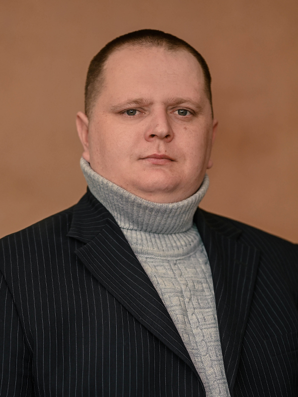 Богомолов Николай Евгеньевич.